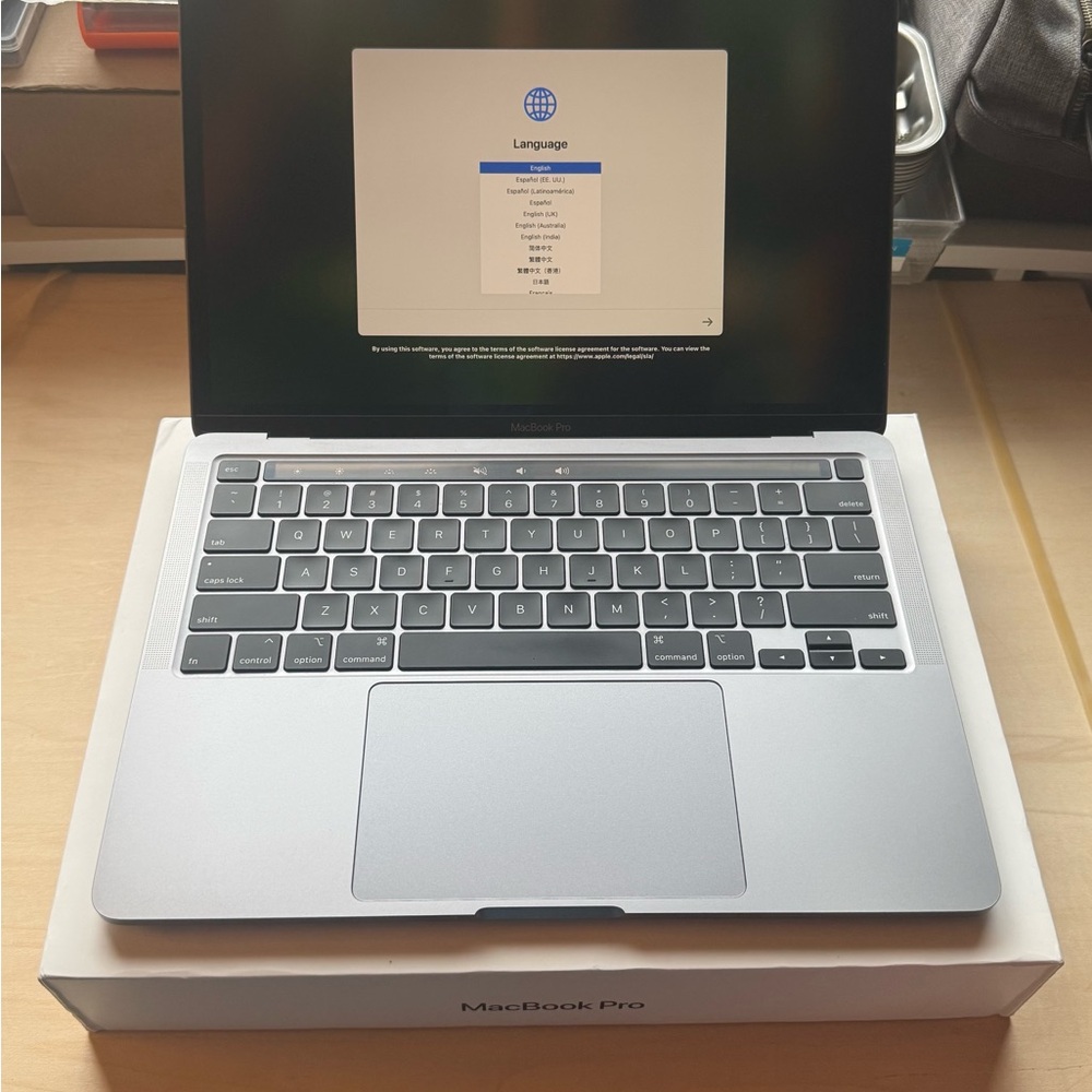 Apple MacBook Pro - Sleek Gray